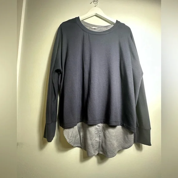 Vince Mixed media navy shirttail blouse  size Medium - Picture 10 of 16